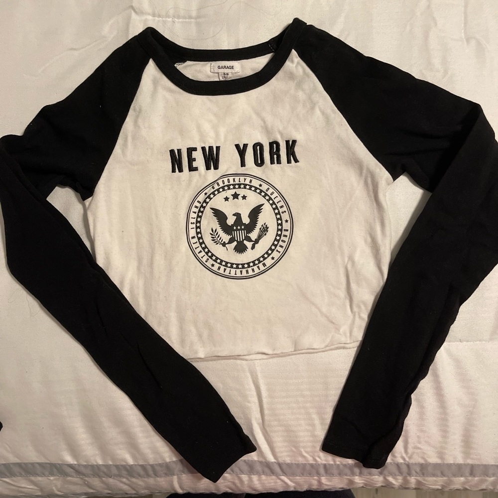 Garage cropped long sleeve tee